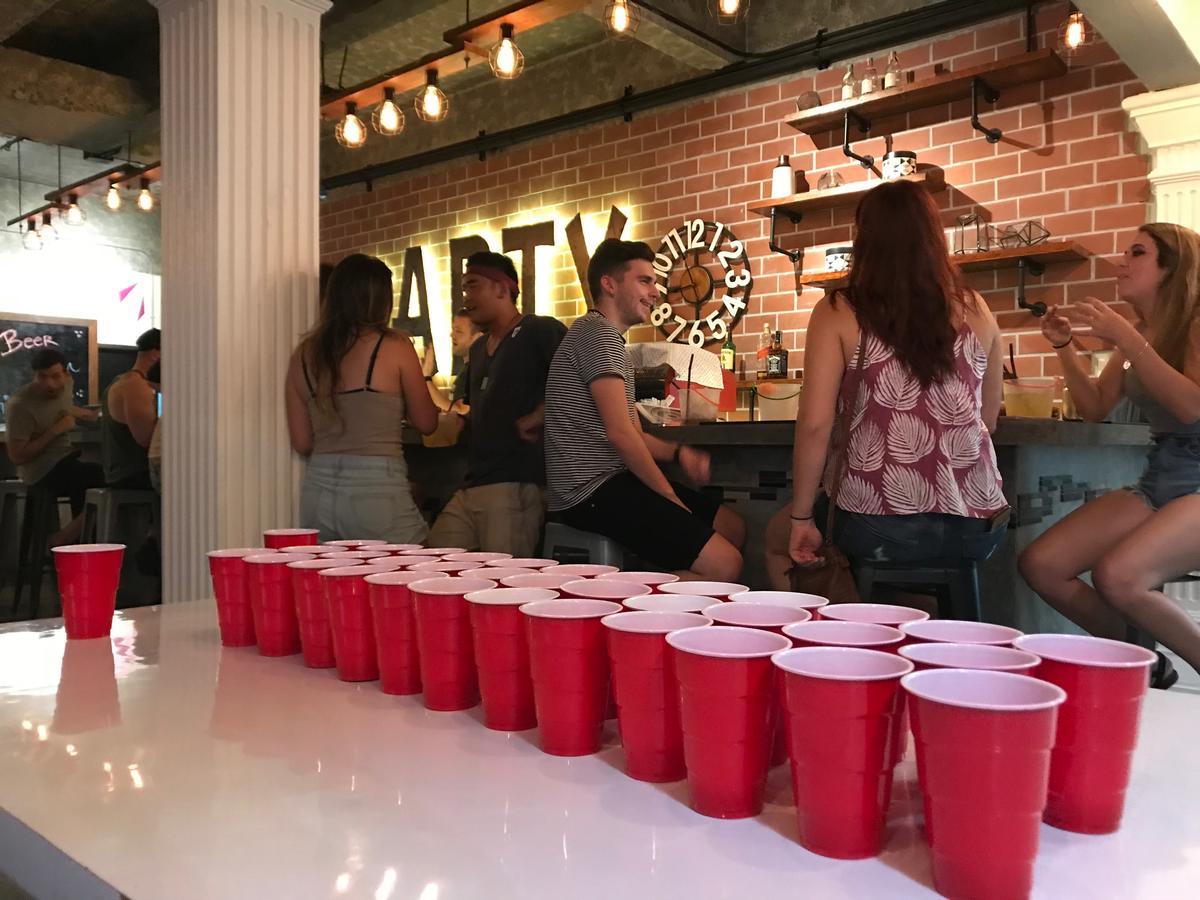 Bodega Phuket Patong (Adults Only) Hostel Eksteriør bilde
